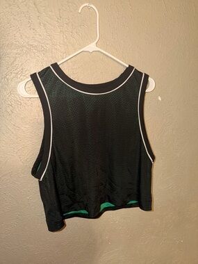 Lululemon Reversible Black/Raceway Green Sleeveless Mesh Crop Top